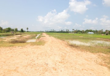 33,000 sq.m. Land for Sale - Sra Ngae, Siem Reap thumbnail