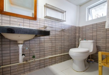 2 Bedroom Renovated Apartment For Rent - Chakto Mukh, Phnom Penh thumbnail
