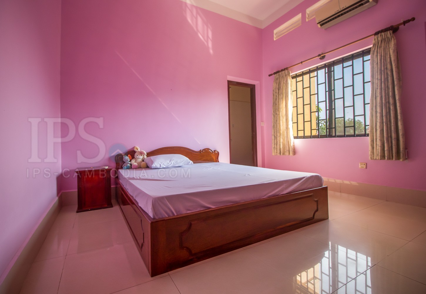 5 Bedroom Villa For Rent - Svay Dangkum, Siem Reap - Image 11