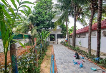 17 Room Commercial Building For Rent - Night Market Area, Siem Reap thumbnail