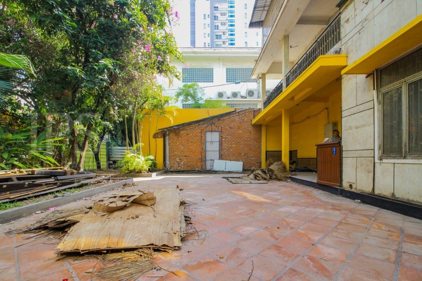 4 Bedroom Commercial Villa For Rent - BKK1, Phnom Penh 