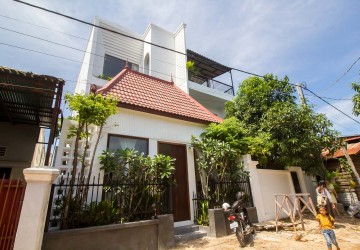 6 Bedroom  Villa For Sale - Slor Kram, Siem Reap thumbnail