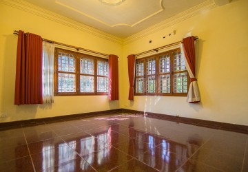 5 Bedrooms Villa For Rent - BKK1 , Phnom Penh thumbnail