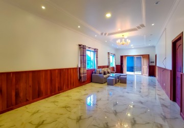 3 Bedroom Apartment For Rent - Svay Dangkum, Siem Reap thumbnail