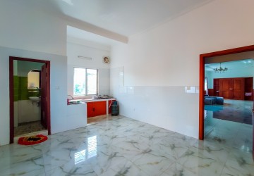 3 Bedroom Apartment For Rent - Svay Dangkum, Siem Reap thumbnail