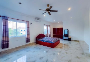 3 Bedroom Apartment For Rent - Svay Dangkum, Siem Reap thumbnail