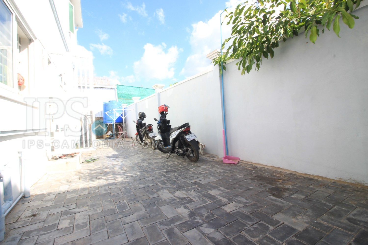 4 Bedroom Villa For Sale - Chbar Ampov,  Phnom Penh - Image 9