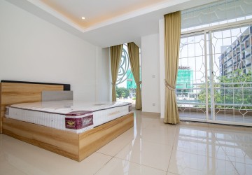 3 Bedroom Twin Villa  For Rent - Toek Tla, Phnom Penh thumbnail