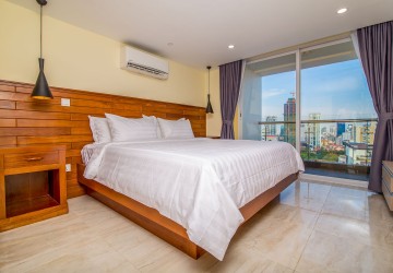 3 Bedroom Penthouse For Rent - Tonle Bassac, Phnom Penh thumbnail