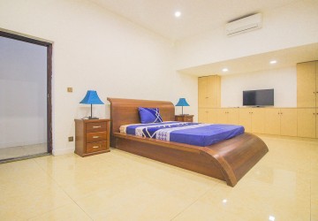 10 Bedroom Villa For Rent - BKK1, Phnom Penh thumbnail