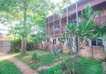 8 Room Villa For Sale - Svay Dangkum, Siem Reap thumbnail