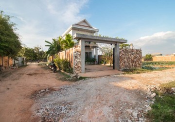 4 Bedroom Villa  For Sale - Svay Dangkum, Siem Reap thumbnail