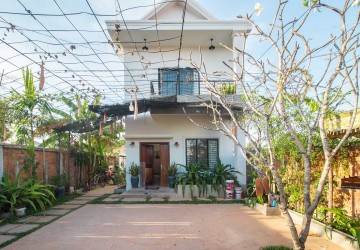 4 Bedroom Villa  For Sale - Svay Dangkum, Siem Reap thumbnail