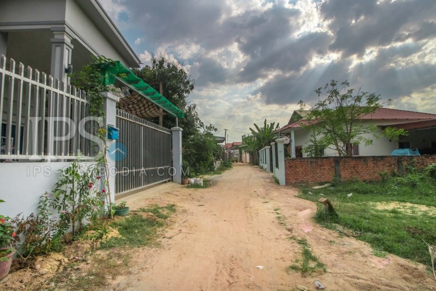   100 Sqm Land For Sale - Slor Kram, Siem Reap