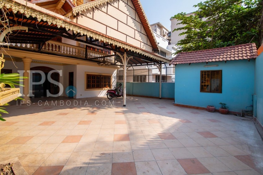 10 Bedroom House For Sale - Veal Vong, Phnom Penh