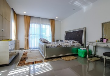 5 Bedroom Queen Villa For Rent - Chip Mong Land Mark 598, Russey Keo, Phnom Penh thumbnail