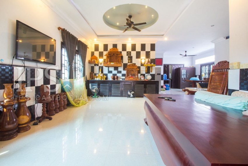 5 Bedrooms Khmer Villa for Sale in Siem Reap -  Sala Kamruek