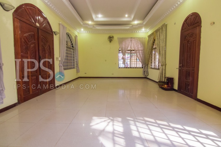 2906 Sqm Land with 5 Bedroom Villa For Sale -  Sala Kamreuk, Siem Reap