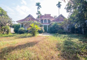 2906 Sqm Land with 5 Bedroom Villa For Sale -  Sala Kamreuk, Siem Reap thumbnail