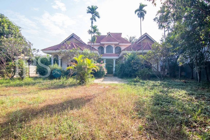 2906 Sqm Land with 5 Bedroom Villa For Sale -  Sala Kamreuk, Siem Reap