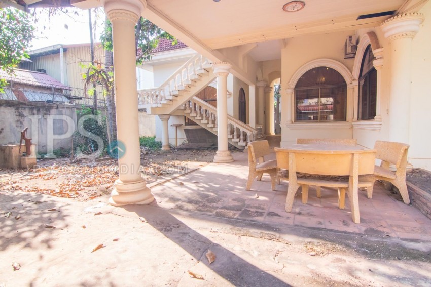 2906 Sqm Land with 5 Bedroom Villa For Sale -  Sala Kamreuk, Siem Reap