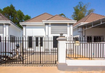 2 Bedroom Villa For Sale - Svay Dangkum, Siem Reap thumbnail