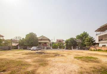 2225 Sqm Land For Sale - Svay Dangkum, Siem Reap thumbnail