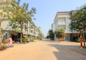 3 Bedroom Flat For Rent - Svay Dangkum, Siem Reap thumbnail