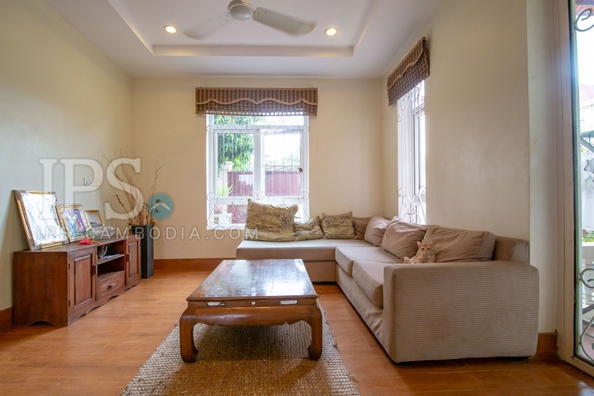 8 Bedroom  Villa For Sale- Preaek Pra, Phnom Penh