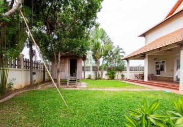 8 Bedroom  Villa For Sale- Preaek Pra, Phnom Penh thumbnail