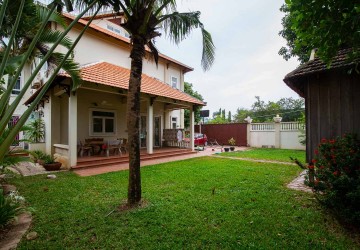 8 Bedroom  Villa For Sale- Preaek Pra, Phnom Penh thumbnail
