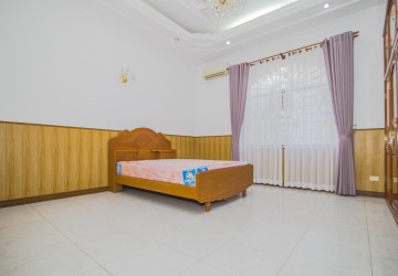 4 Bedroom Commercial Villa For Rent - Chakto Mukh, Phnom Penh thumbnail