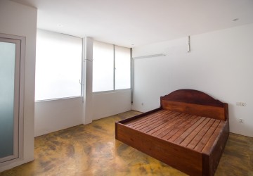 5 Bedroom Flat For Rent - Old MarketPub Street, Siem Reap thumbnail