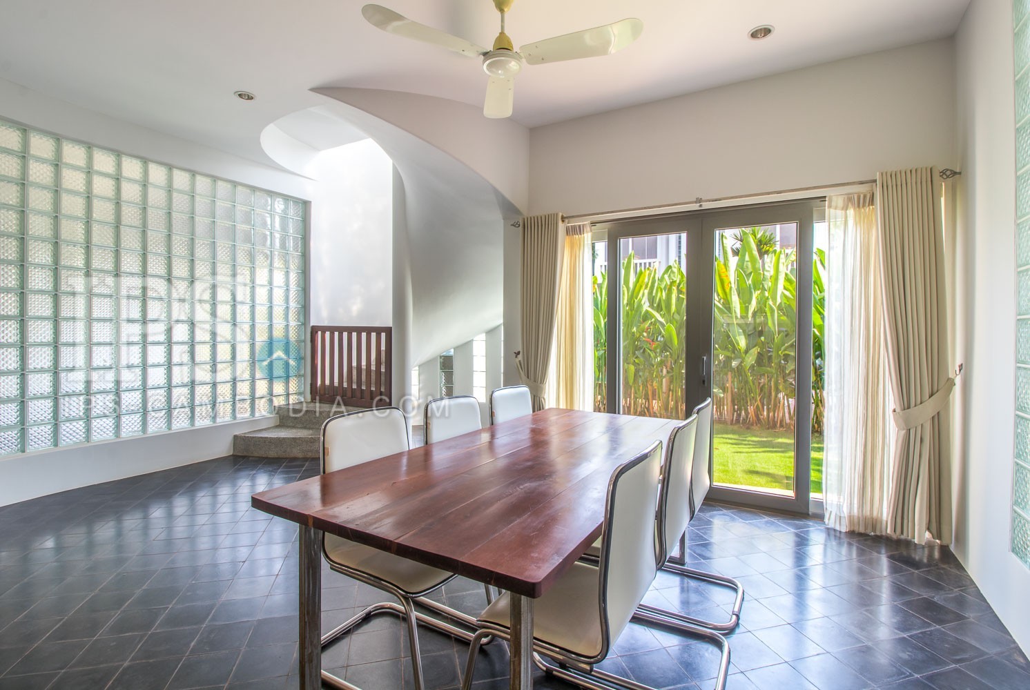 2 Bedroom Villa For Rent -Sala Kamreuk, Siem Reap - Image 12