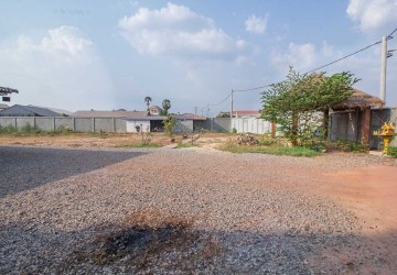 1792 Sqm Land  For Sale - Svay Dangkum, Siem Reap thumbnail