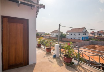 2 Bedroom Villa For Sale - Svay Dangkum, Siem Reap thumbnail