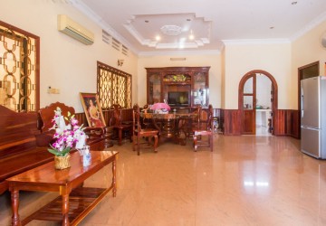 4 Bedroom Villa For Sale - Svay Dangkum, Siem Reap thumbnail