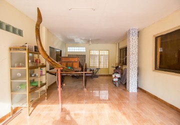 4 Bedroom Villa For Sale - Svay Dangkum, Siem Reap thumbnail