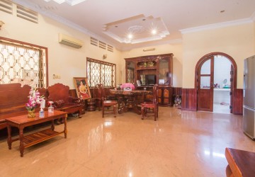 4 Bedroom Villa For Sale - Svay Dangkum, Siem Reap thumbnail