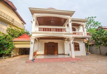 4 Bedroom Villa For Sale - Svay Dangkum, Siem Reap thumbnail