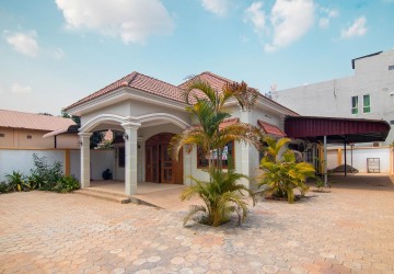 4 Bedroom Villa  For Sale - Svay Dangkum, Siem Reap thumbnail