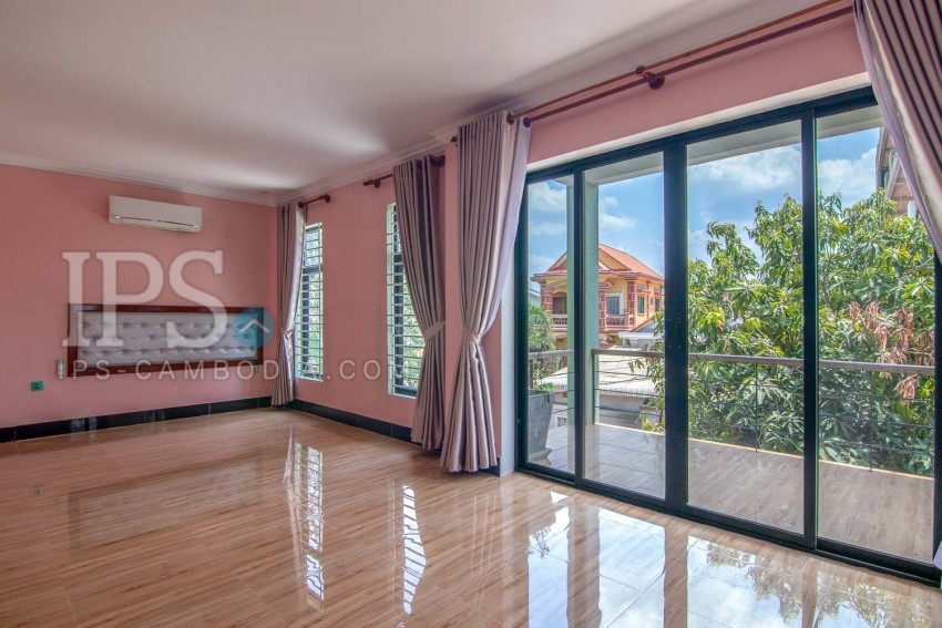 4 Bedroom Villa and 10 Studio Room Apartment Complex  For Rent - Svay Dangkum, Siem Reap