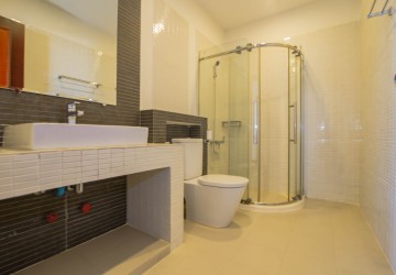 4 Bedroom Serviced Apartment For Rent - Tonle Bassac, Phnom Penh thumbnail