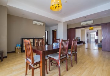 4 Bedroom Serviced Apartment For Rent - Tonle Bassac, Phnom Penh thumbnail