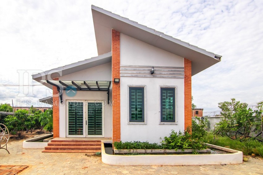 1090 Sqm Land and 2 Bedroom Villa For Sale - Chreav, Siem Reap