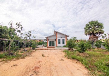 1090 Sqm Land and 2 Bedroom Villa For Sale - Chreav, Siem Reap thumbnail