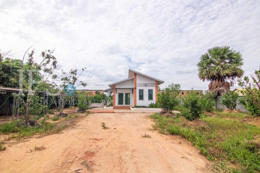 1090 Sqm Land and 2 Bedroom Villa For Sale - Chreav, Siem Reap