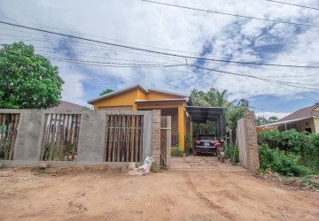 3 Bedroom Villa For Sale - Sala Kamreuk, Siem Reap thumbnail