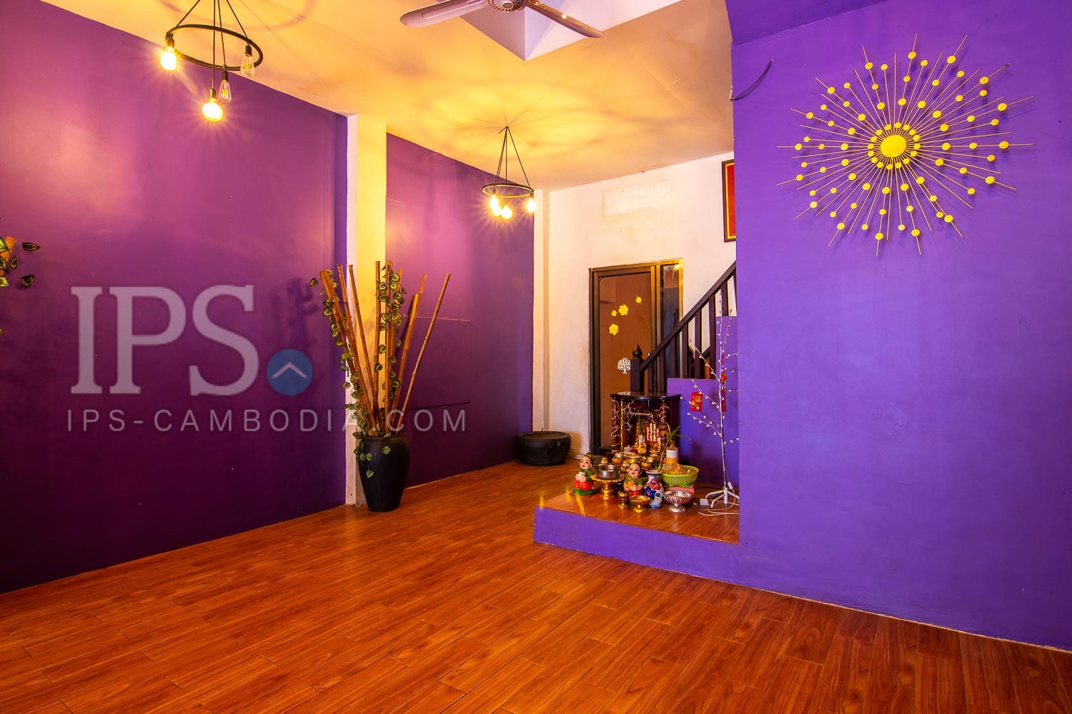 7 Bedroom Spa Space For Rent Pub Street Siem Reap 10939 IPS Cambodia