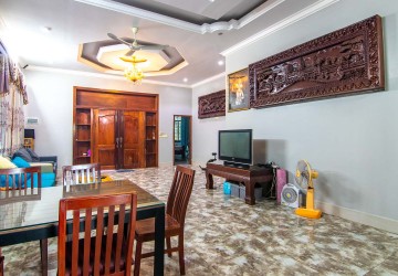 3 Bedroom Villa For Sale - Svay Dangkum, Siem Reap thumbnail